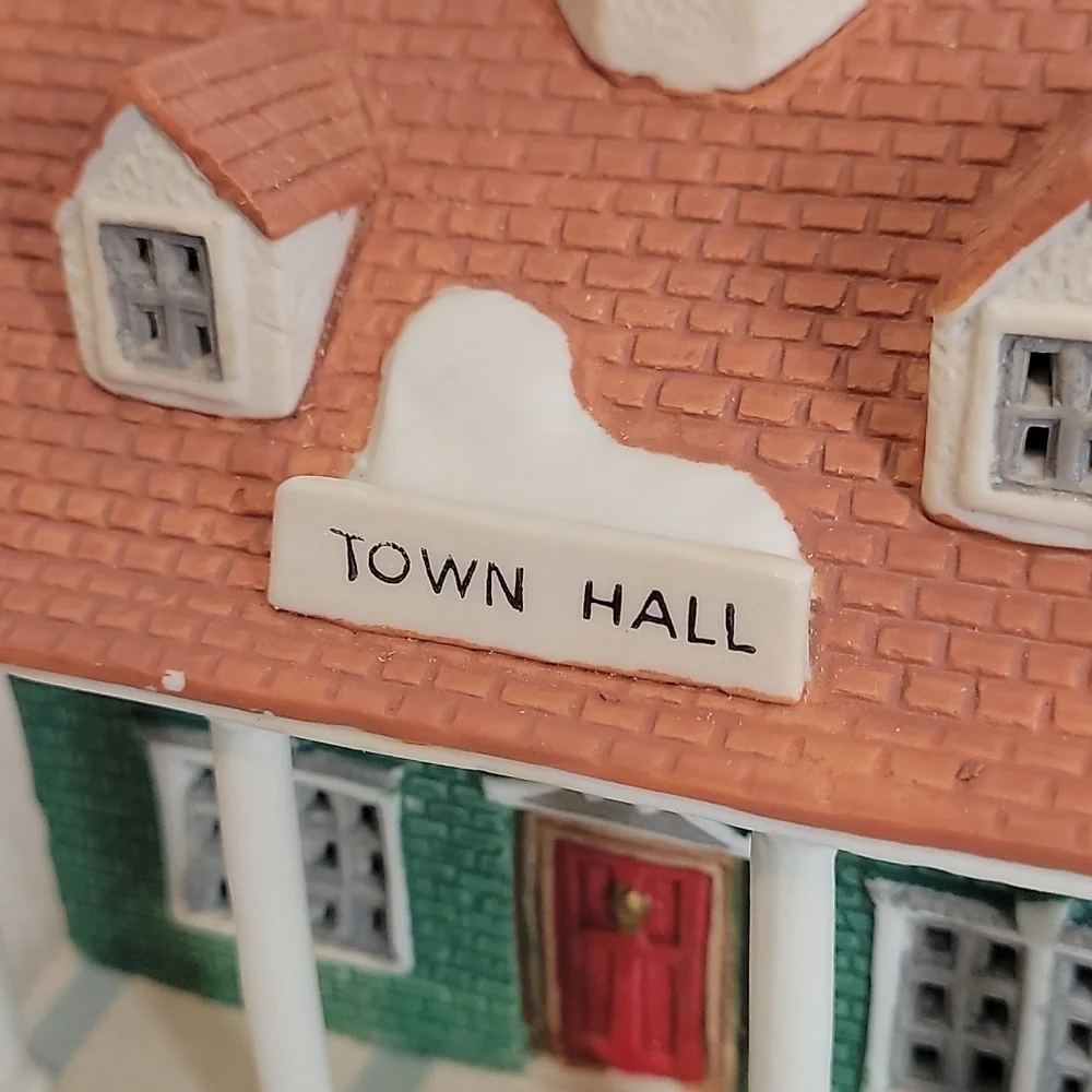 1993 Vintage Lemax Dickensvale Collectibles Town Hall Lighted House 35090